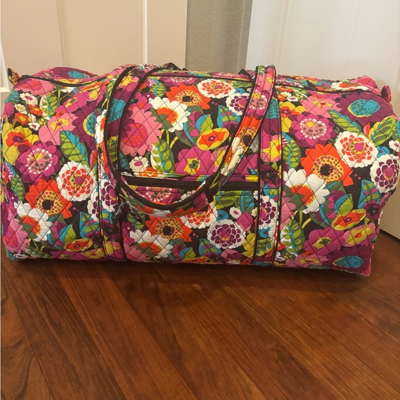 Handbags - Vera Bradley- NWOT Va Va Bloom Large Traveler Duffle Floral Quilted Bag